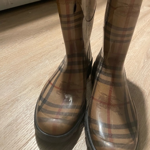 Authentic Burberry Rain Boots size 6 - Picture 2 of 5